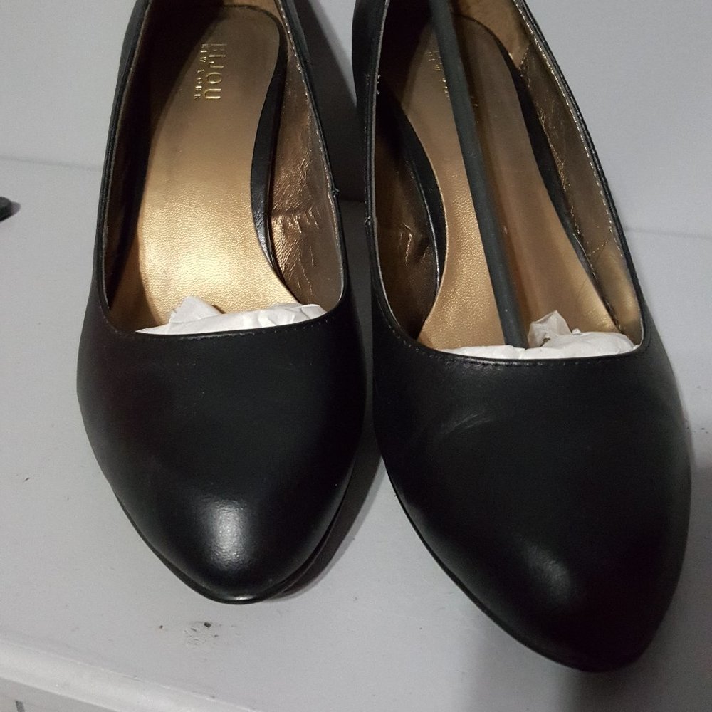 BIJOU New York Black Leather heel
